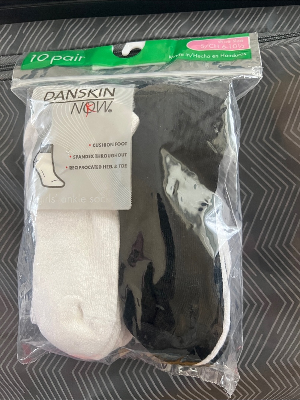 Danskin Now Ankle Socks 10-Pack in Black & White